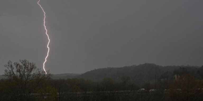20 people were injured when lightning struck a lake in South Carolina